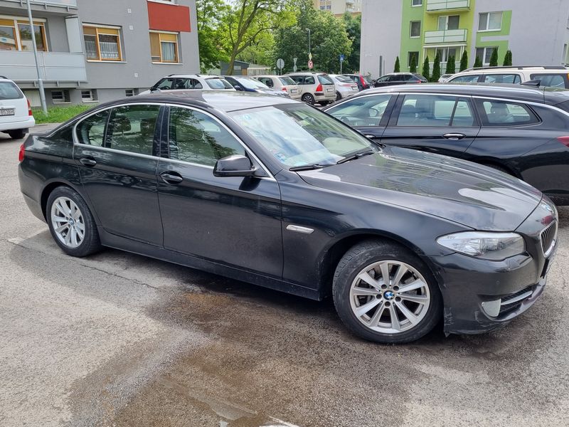 BMW 5 Series • 2010 • 300,000 km 1