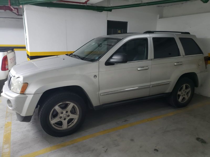 Jeep Grand Cherokee • 2007 • 200,000 km 2