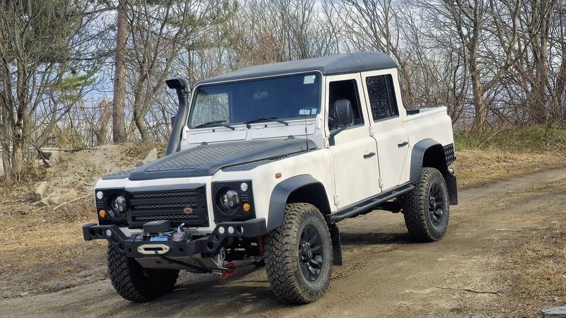 Land Rover Defender • 2005 • 135,000 km 3