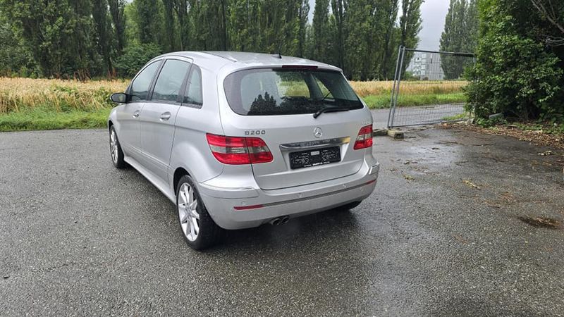 Mercedes-Benz 200 E • 2007 • 2,600 km 5