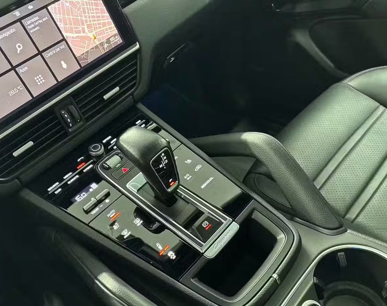 Porsche Cayenne Coupe • 2021 • 70,500 km 5