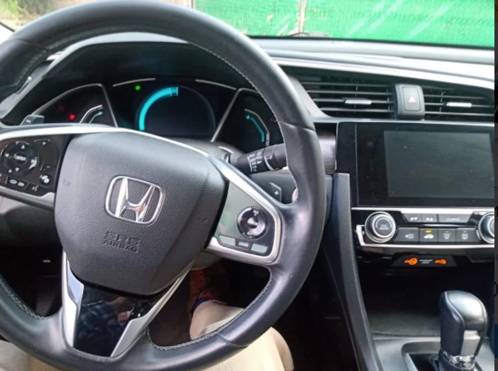 Honda Civic • 2020 • 72,000 km 5
