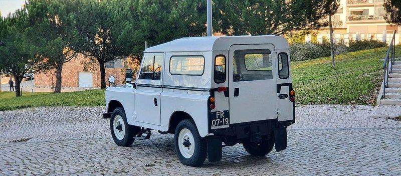 Land Rover LR3 • 1981 • 30,000 km 3