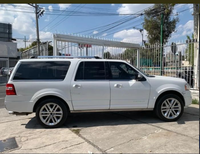 Ford Expedition • 2017 • 110,000 km 3
