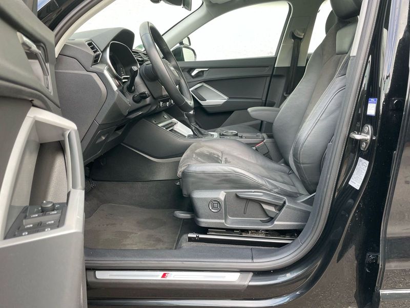 Audi Q3 • 2023 • 59,990 km 6