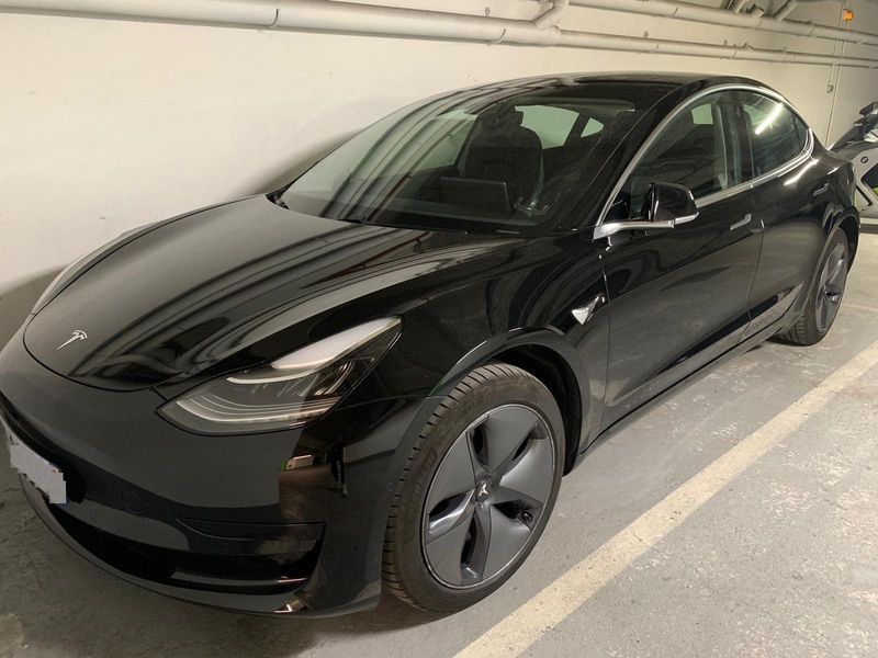 Tesla Model 3 • 2019 • 63,500 km 1