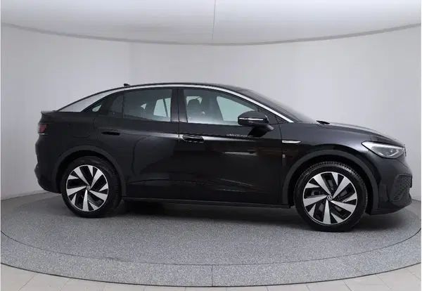 Volkswagen ID.4 • 2023 • 9,500 km 1