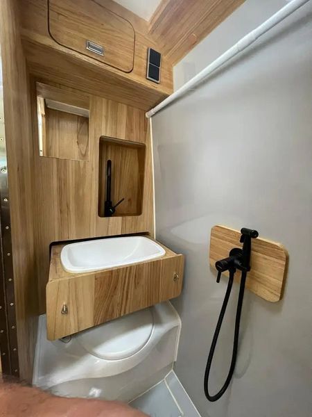 Mercedes-Benz Sprinter • 2019 • 156,000 km 9