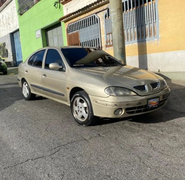 Renault Mégane • 2002 • 300,000 km 1