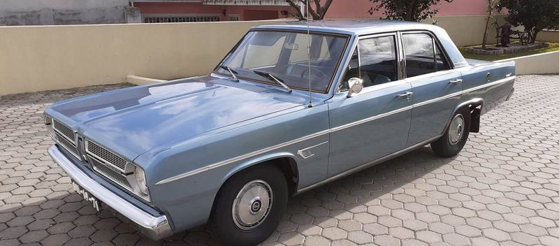 Plymouth Voyager • 1980 • 70,000 km 1