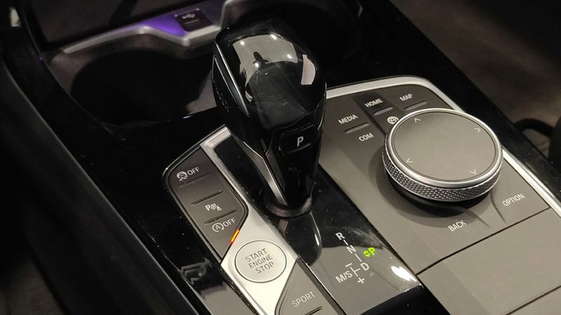 BMW 1 Series • 2024 • 3,264 km 11