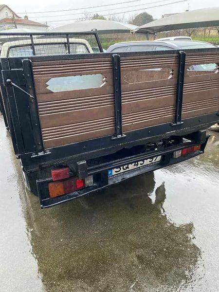 Toyota Hilux • 1984 • 267,000 km 5