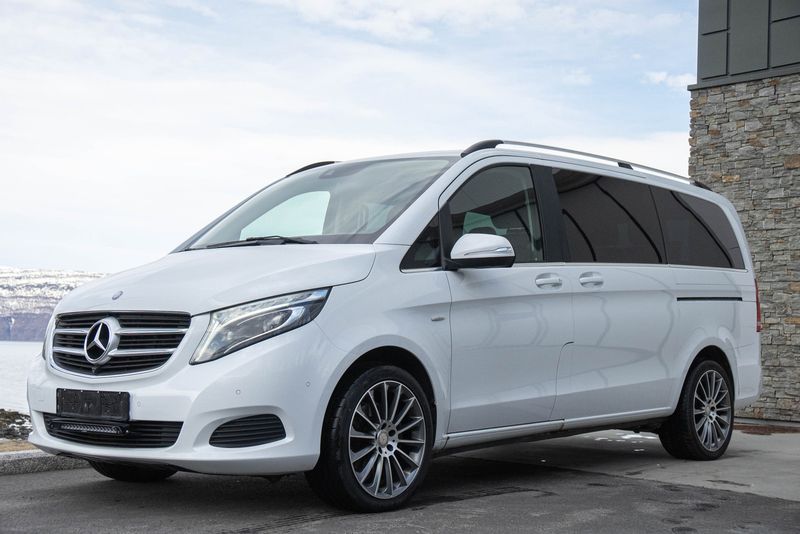 Mercedes-Benz 210 Van • 2015 • 132,000 km 1