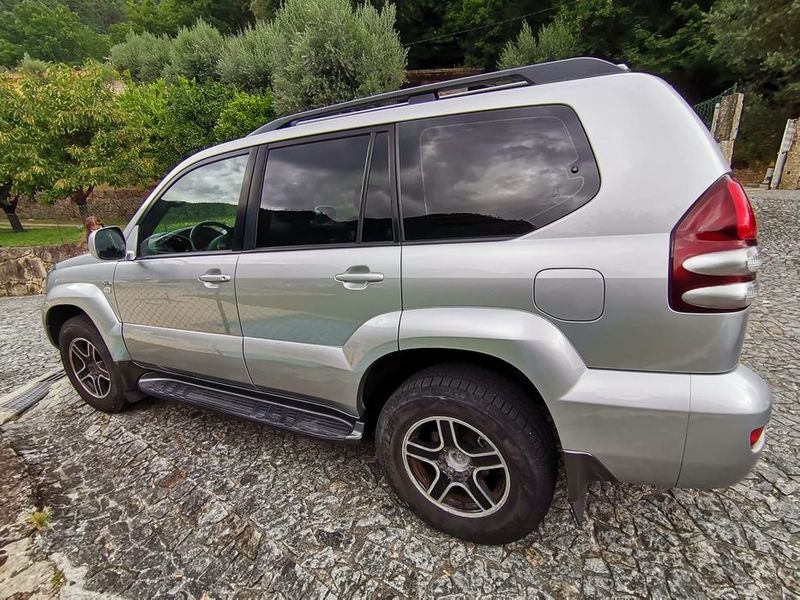 Toyota Land Cruiser • 2007 • 330,000 km 2