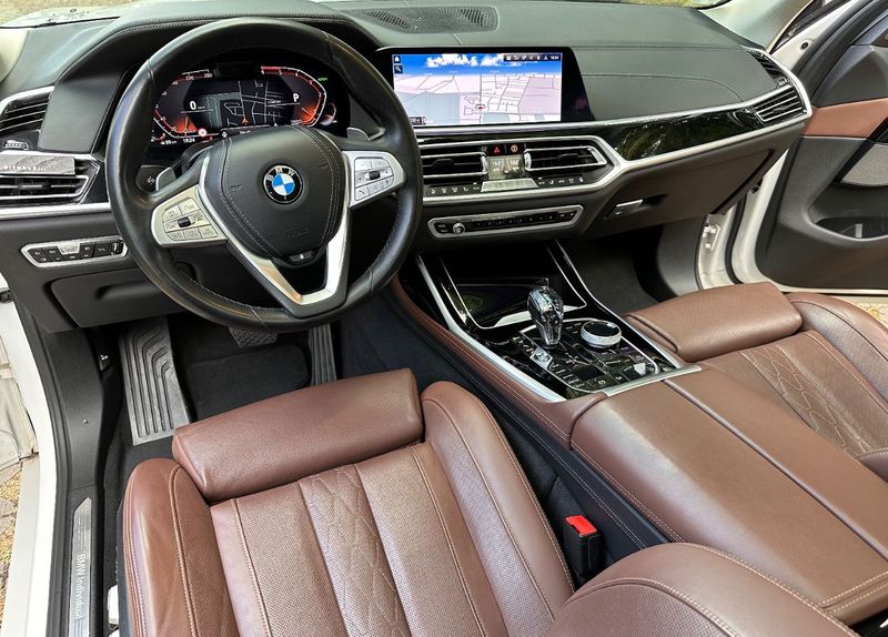 BMW X7 • 2019 • 82,000 km 10