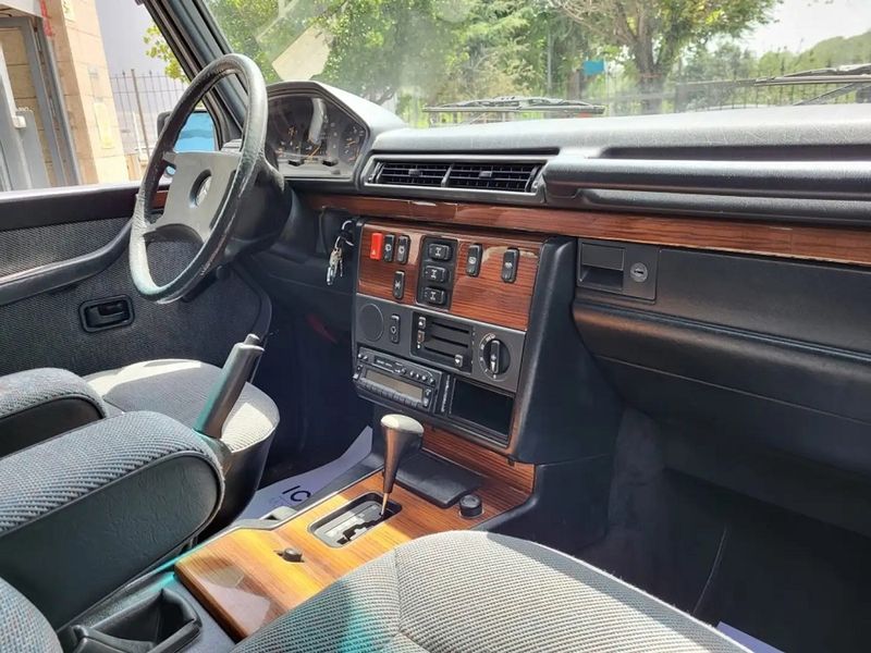 Mercedes-Benz G-Class • 1990 • 232,000 km 10