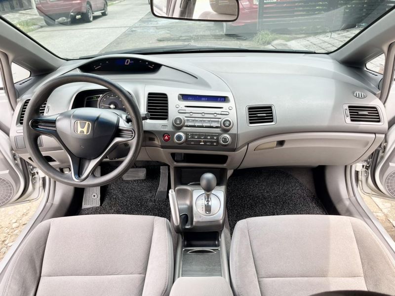 Honda Civic • 2006 • 115,000 km 2