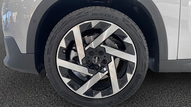 MINI Countryman • 2024 • 4,892 km 4