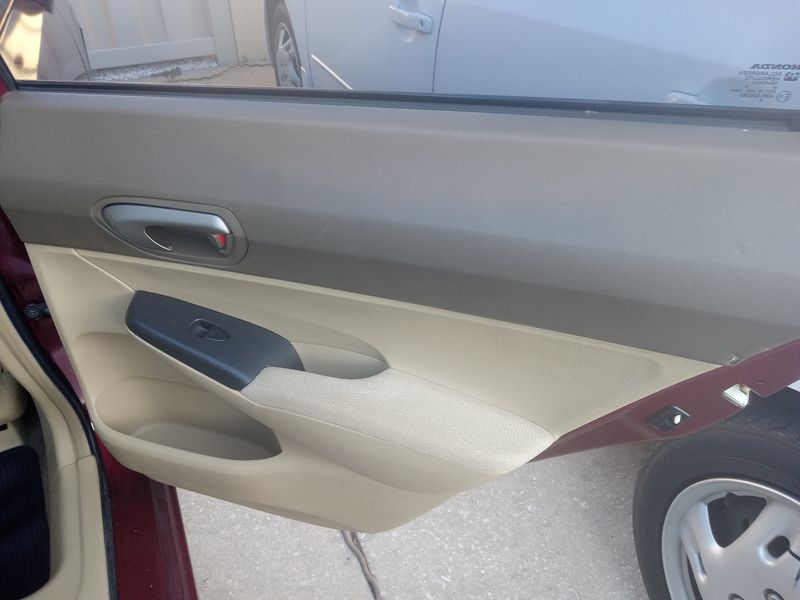 Honda Civic • 2008 • 201,000 km 3