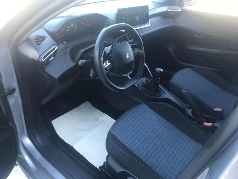 Peugeot 2008 • 2022 • 65,919 km 5