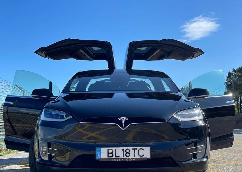 Tesla Model X • 2019 • 113,000 km 1