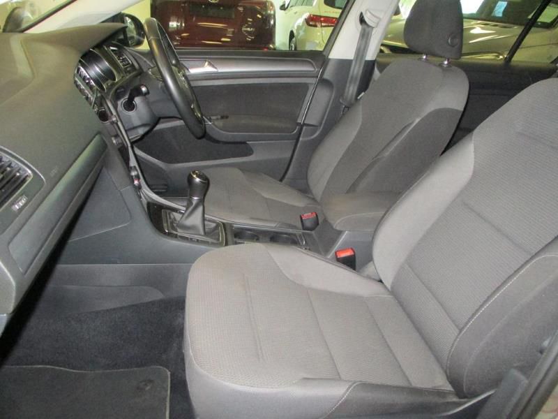 Volkswagen Golf • 2017 • 53,000 km 2