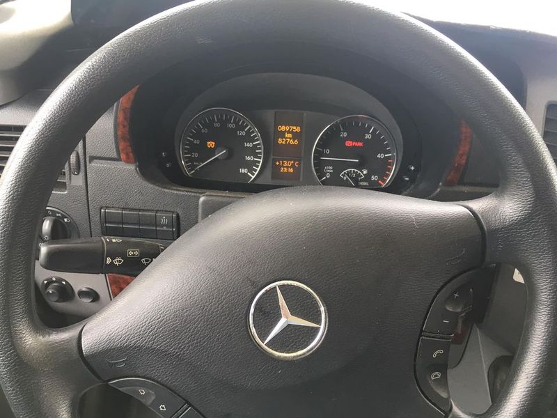 Mercedes-Benz 310 Van • 2008 • 80,000 km 6