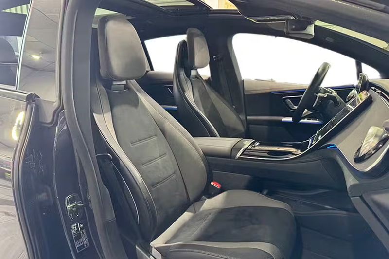 Mercedes-Benz E-Class • 2024 • 16,566 km 7