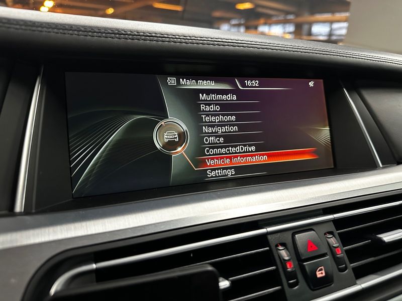 BMW 7 Series • 2013 • 164,000 km 3