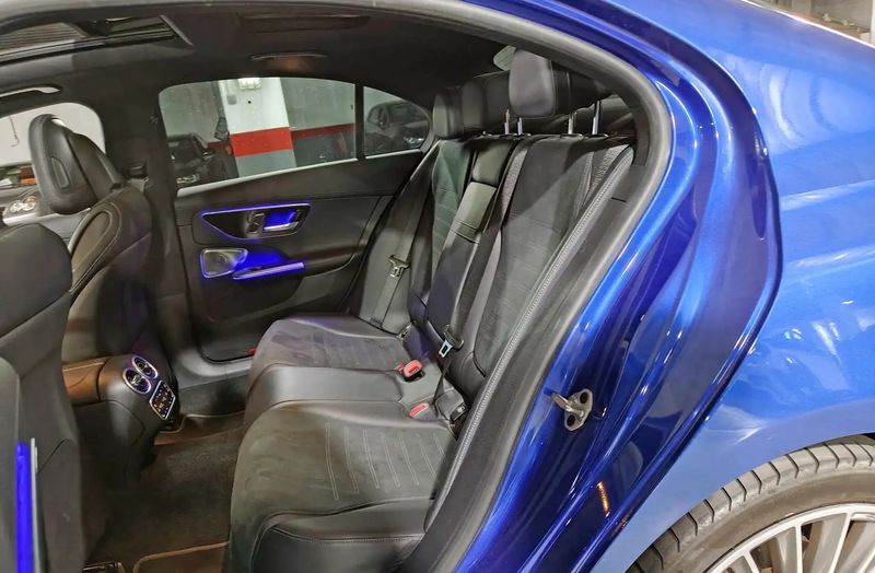 Mercedes-Benz C • 2021 • 94,000 km 10