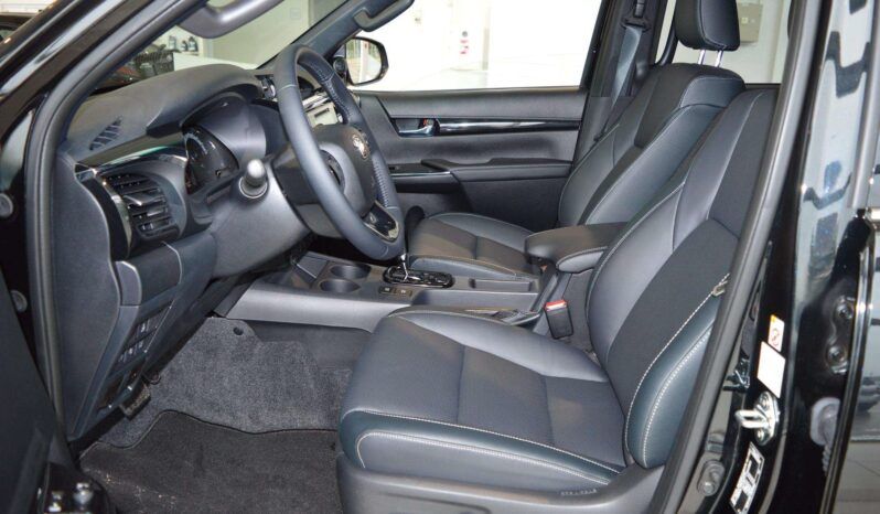 Toyota Hilux • 2019 • 42,112 km 4