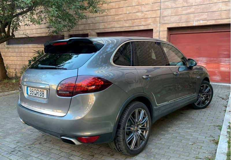 Porsche Cayenne • 2011 • 150,000 km 2
