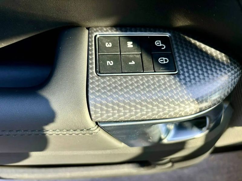 Land Rover Range Rover Sport • 2020 • 83,000 km 7