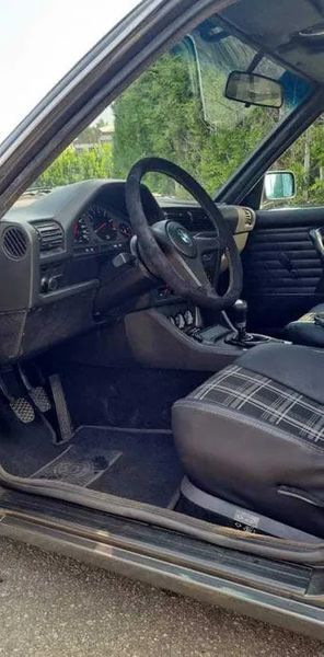 BMW E60 • 1987 • 97,000 km 3