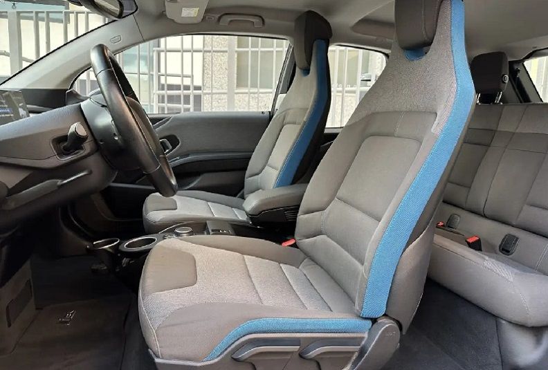 BMW i3 • 2019 • 81,900 km 6