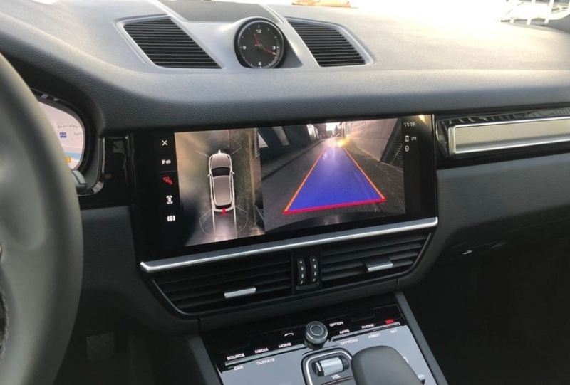 Porsche Cayenne • 2022 • 1,500 km 4