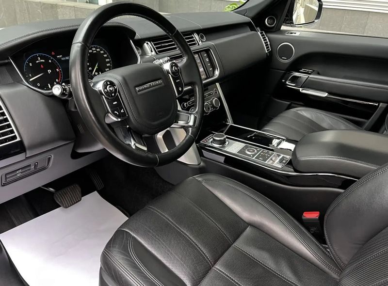 Land Rover Range Rover • 2013 • 156,000 km 9