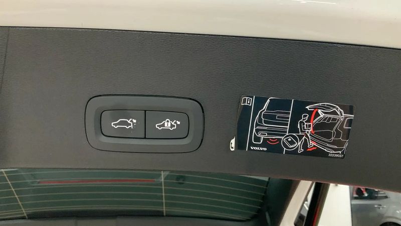 Volvo XC40 • 2021 • 68,500 km 13