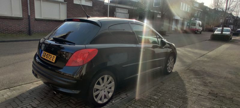 Peugeot 207 • 2009 • 230,000 km 1
