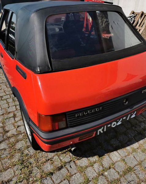 Peugeot 205 • 1988 • 40,140 km 2