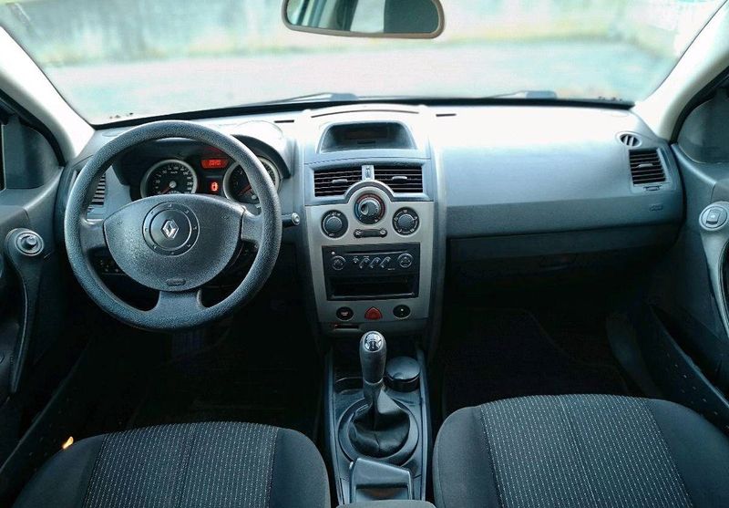 Renault Mégane • 2003 • 199,000 km 3