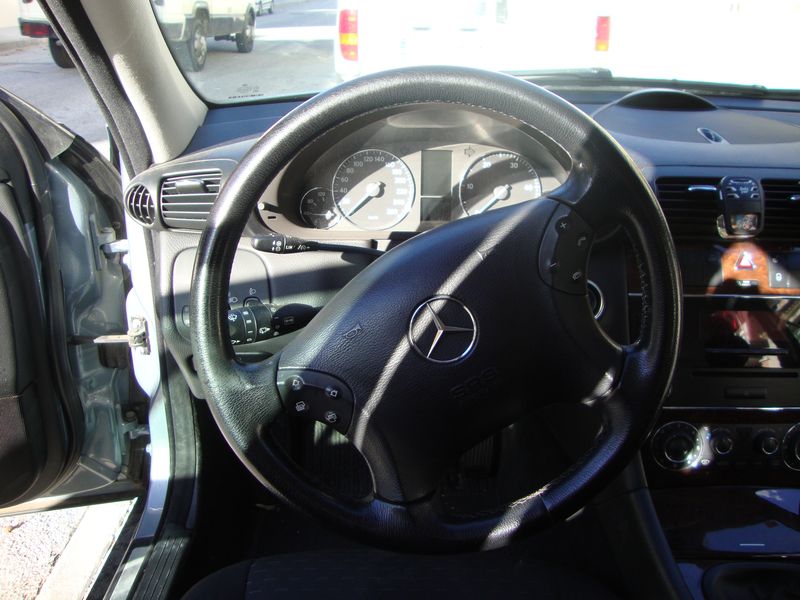 Mercedes-Benz 200 D • 2006 • 307,000 km 7