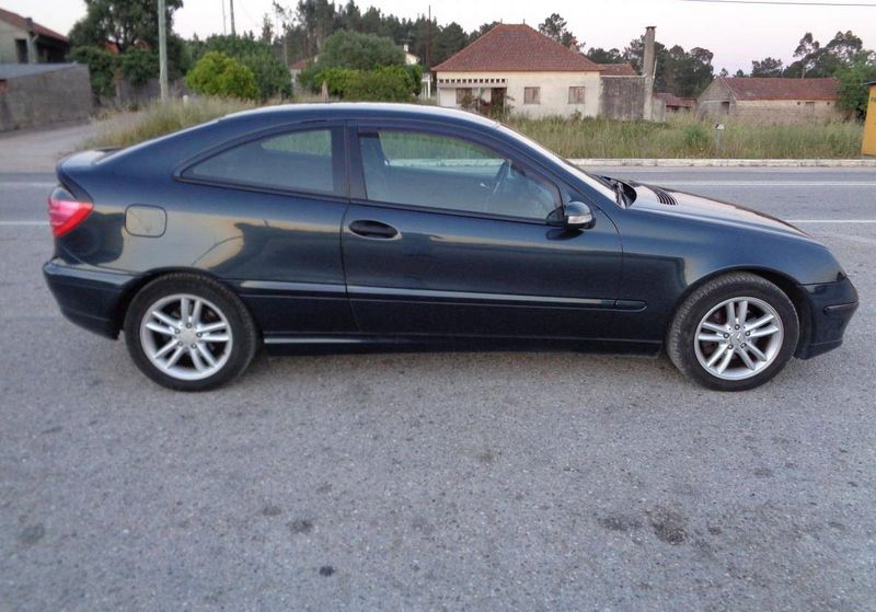 Mercedes-Benz C • 2004 • 180,000 km 2