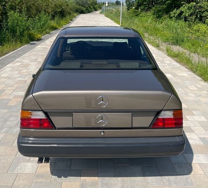 Mercedes-Benz 260 - 560 SE • 1989 • 214,700 km 14