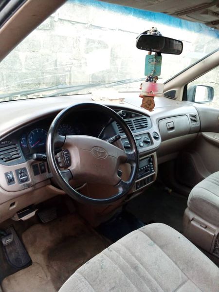 Toyota Sienna • 2003 • 135,972 km 4