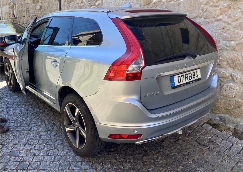 Volvo XC60 • 2016 • 14,000 km 2