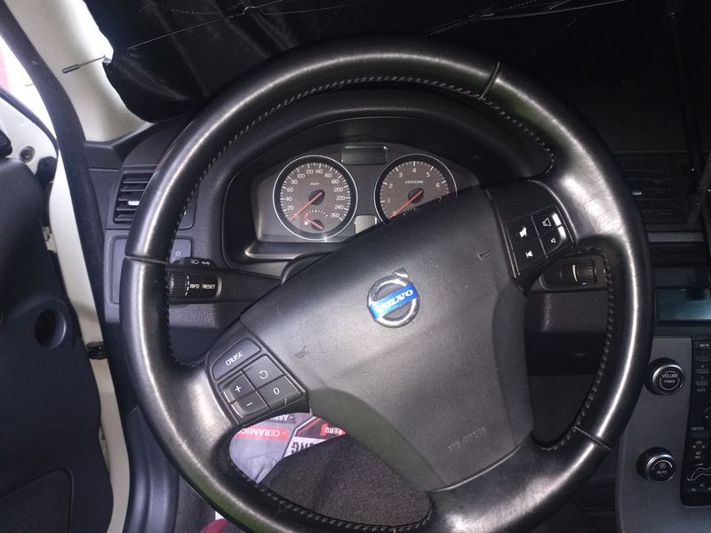 Volvo C30 • 2012 • 96,000 km 4