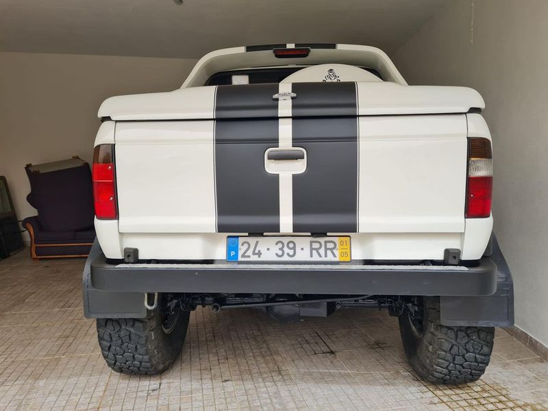 Mazda B2500 • 2001 • 135,000 km 2