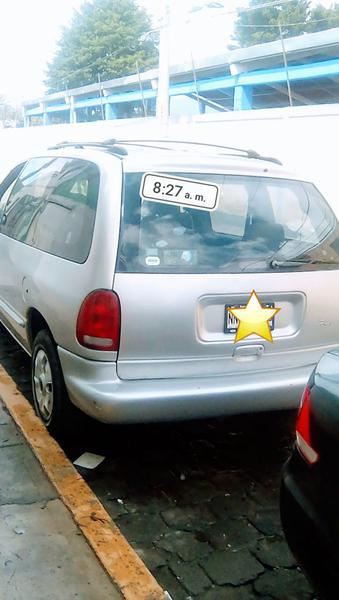 Chrysler Voyager • 2000 • 188,000 km 8