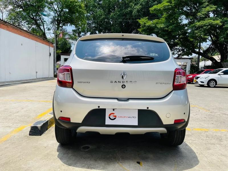 Renault Stepway • 2017 • 36,000 km 3